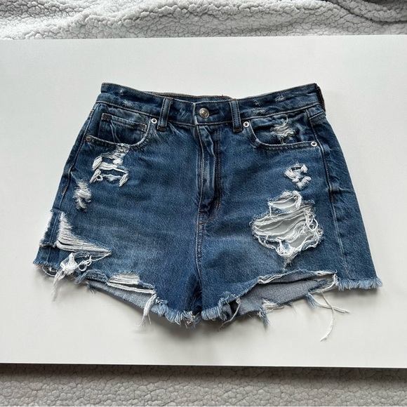 American Eagle Distressed High Waisted Mom Shorts Size 2 - Picture 2 of 13